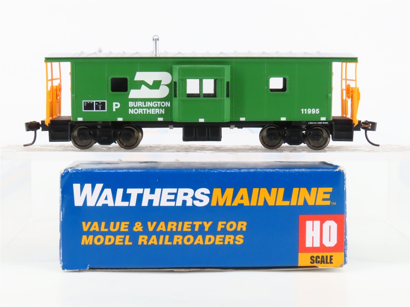 HO Walthers Mainline 910-8652 BN Burlington Northern Bay Window Caboose #11995