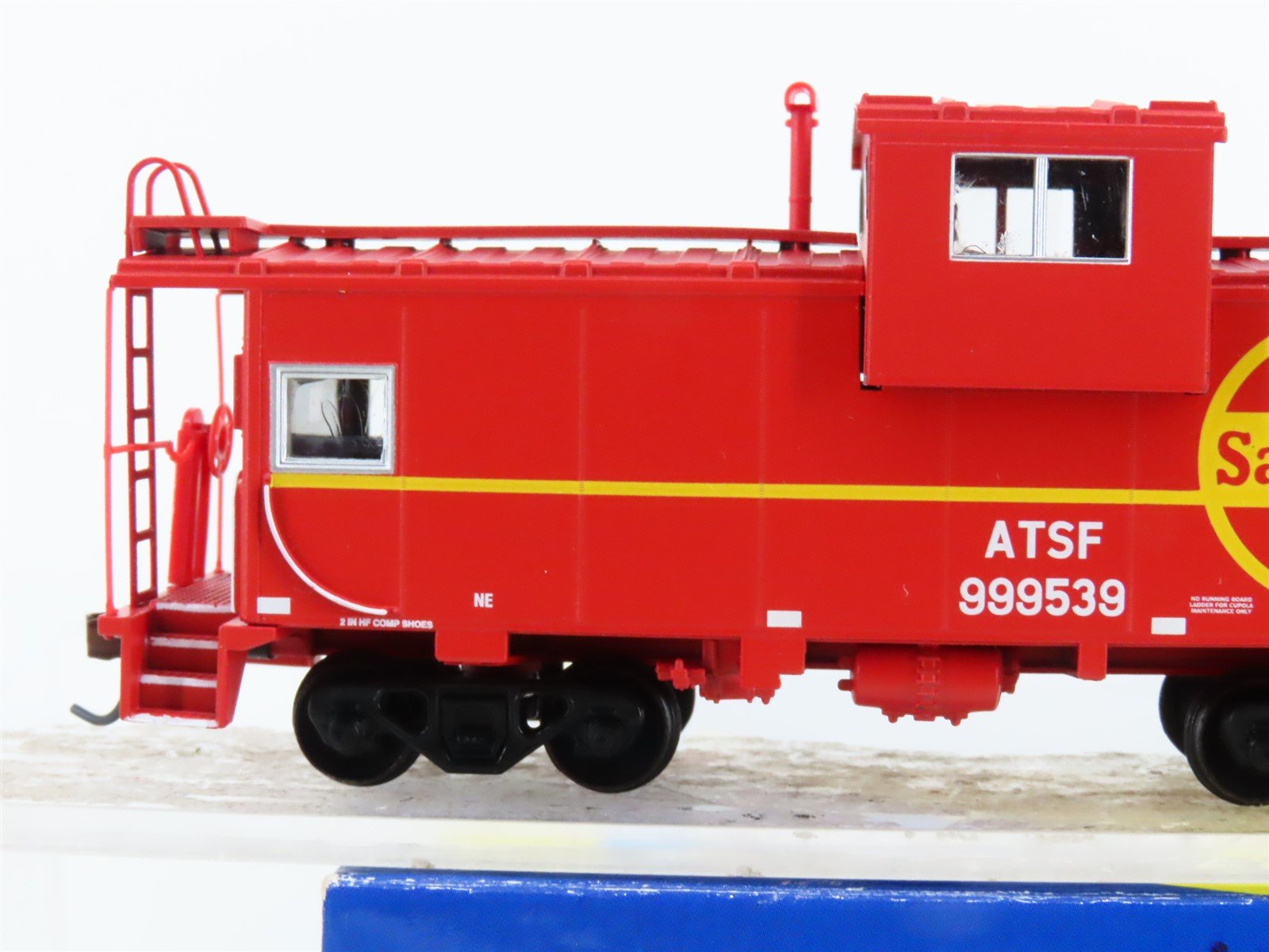 HO Scale Athearn 7500 ATSF Santa Fe Railroad Wide Vision Caboose #999539