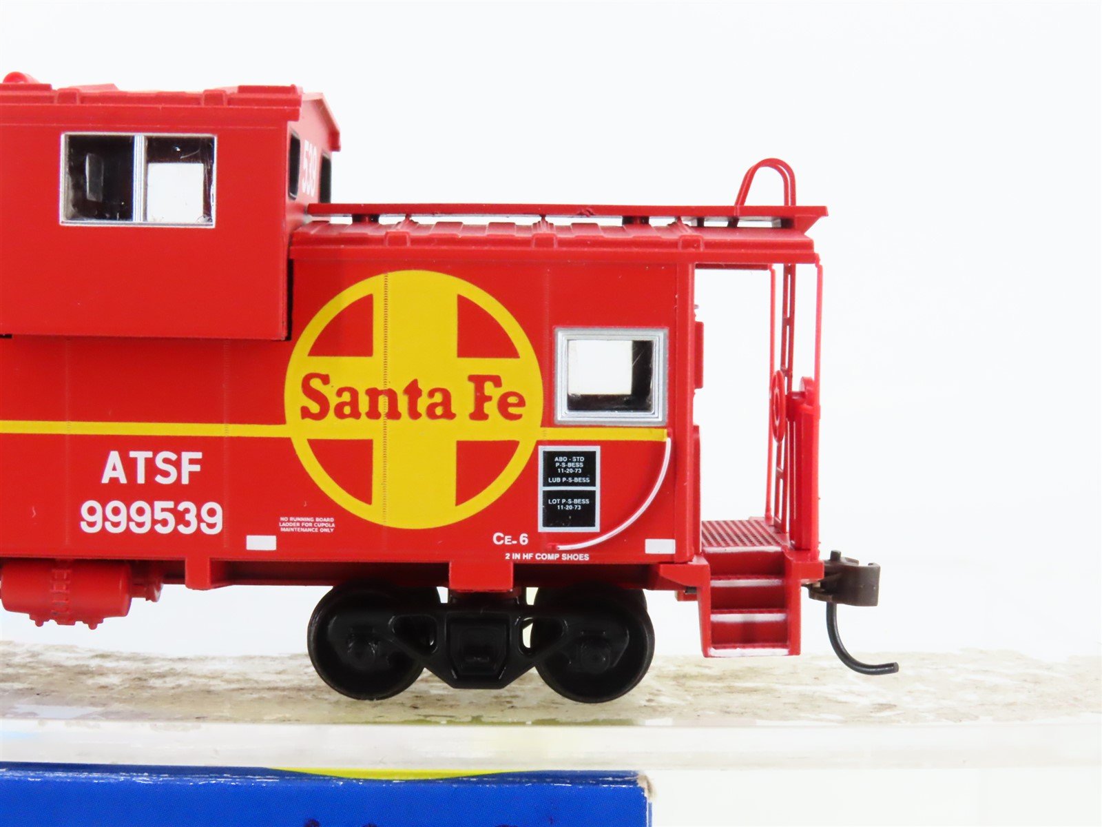 HO Scale Athearn 7500 ATSF Santa Fe Railroad Wide Vision Caboose #999539