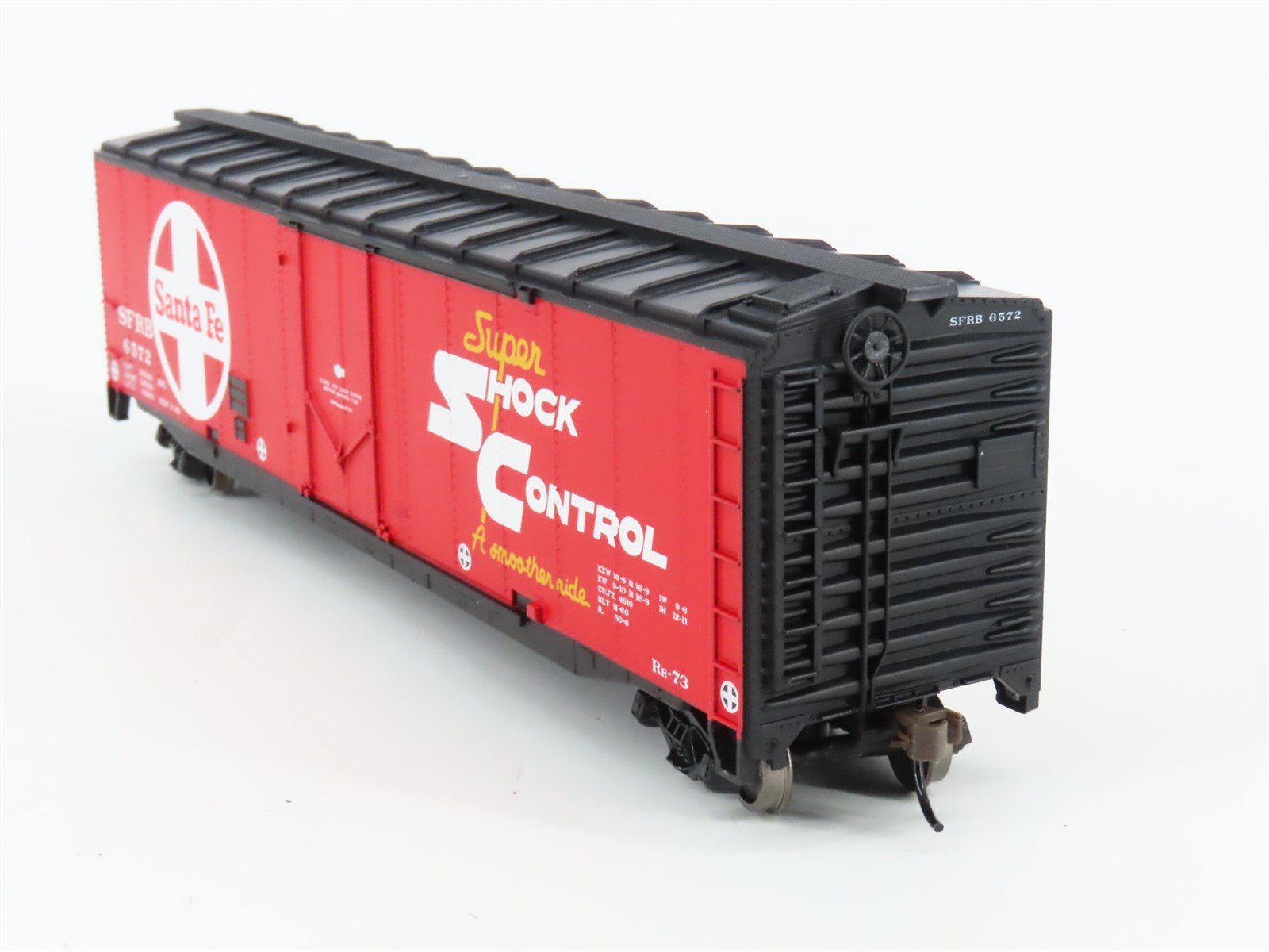 HO Scale Walthers Trainline 931-1676 SFRB Santa Fe 50' Plug Door Box Car #6572