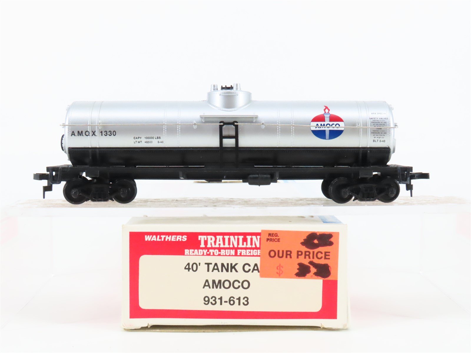HO Scale Walthers Trainline 931-613 AMOX Amoco 40' Single Dome Tank Car #1330