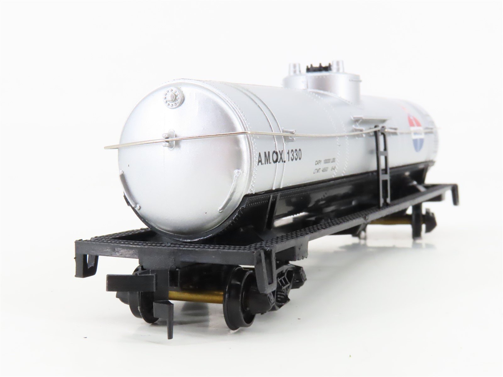 HO Scale Walthers Trainline 931-613 AMOX Amoco 40' Single Dome Tank Car #1330