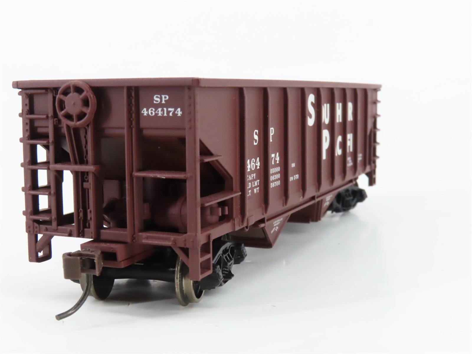 HO Scale Walthers Trainline 931-1644 SP Southern Pacific 2-Bay Hopper #464174