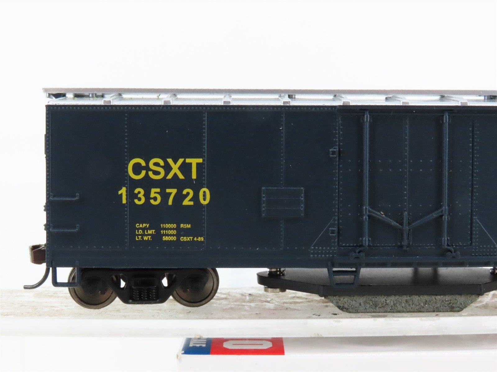 HO Scale Walthers Trainline 931-1754 CSXT Track Cleaning Box Car #135720