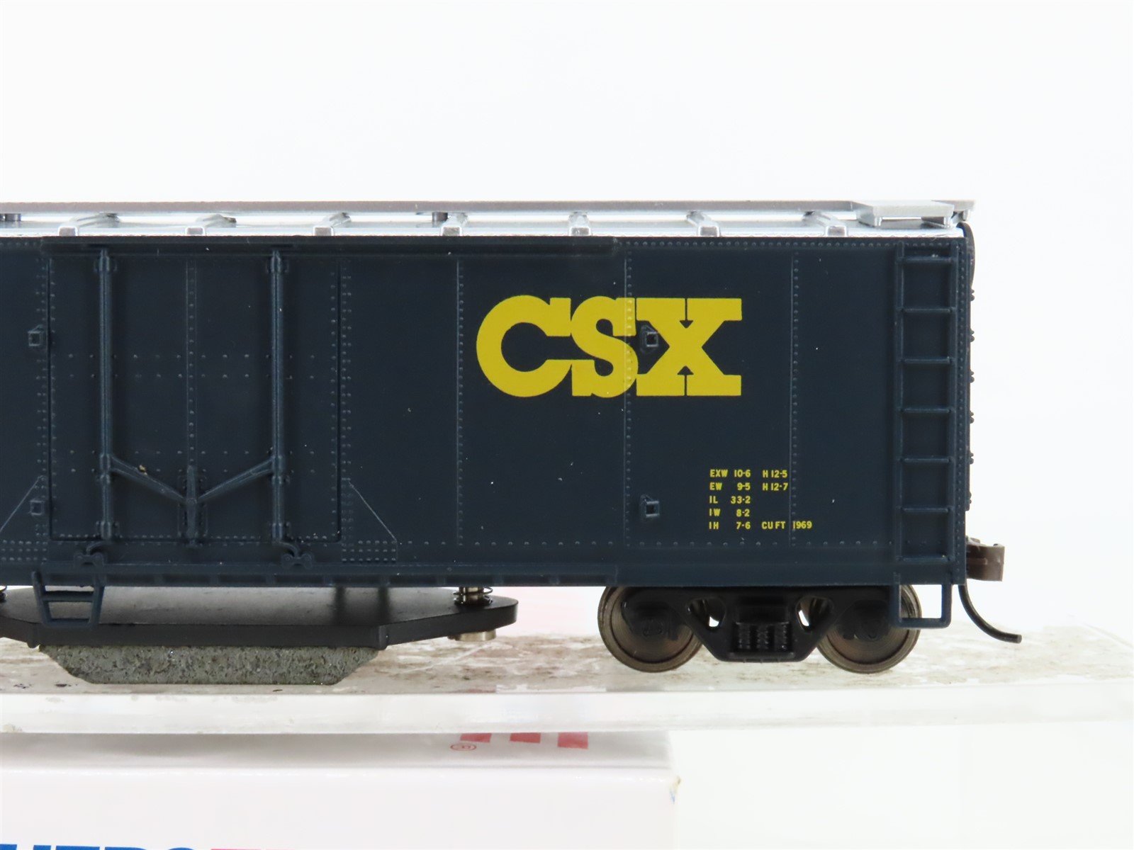 HO Scale Walthers Trainline 931-1754 CSXT Track Cleaning Box Car #135720