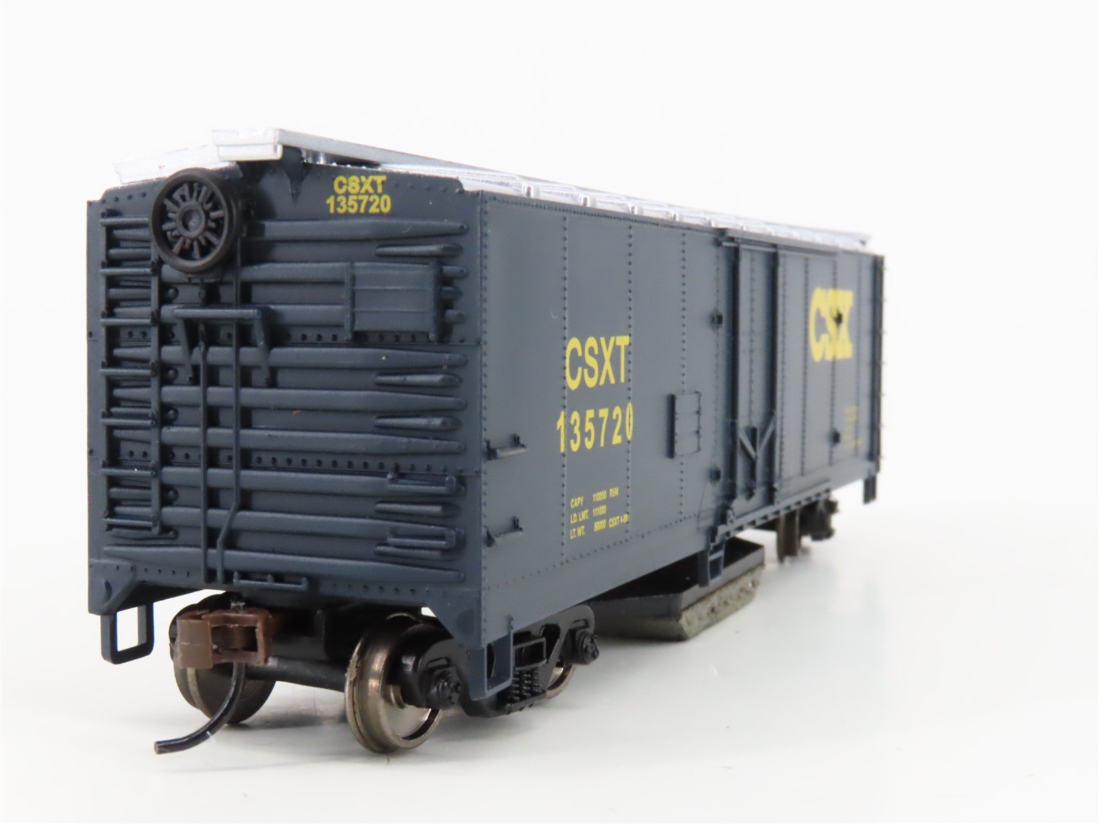 HO Scale Walthers Trainline 931-1754 CSXT Track Cleaning Box Car #135720