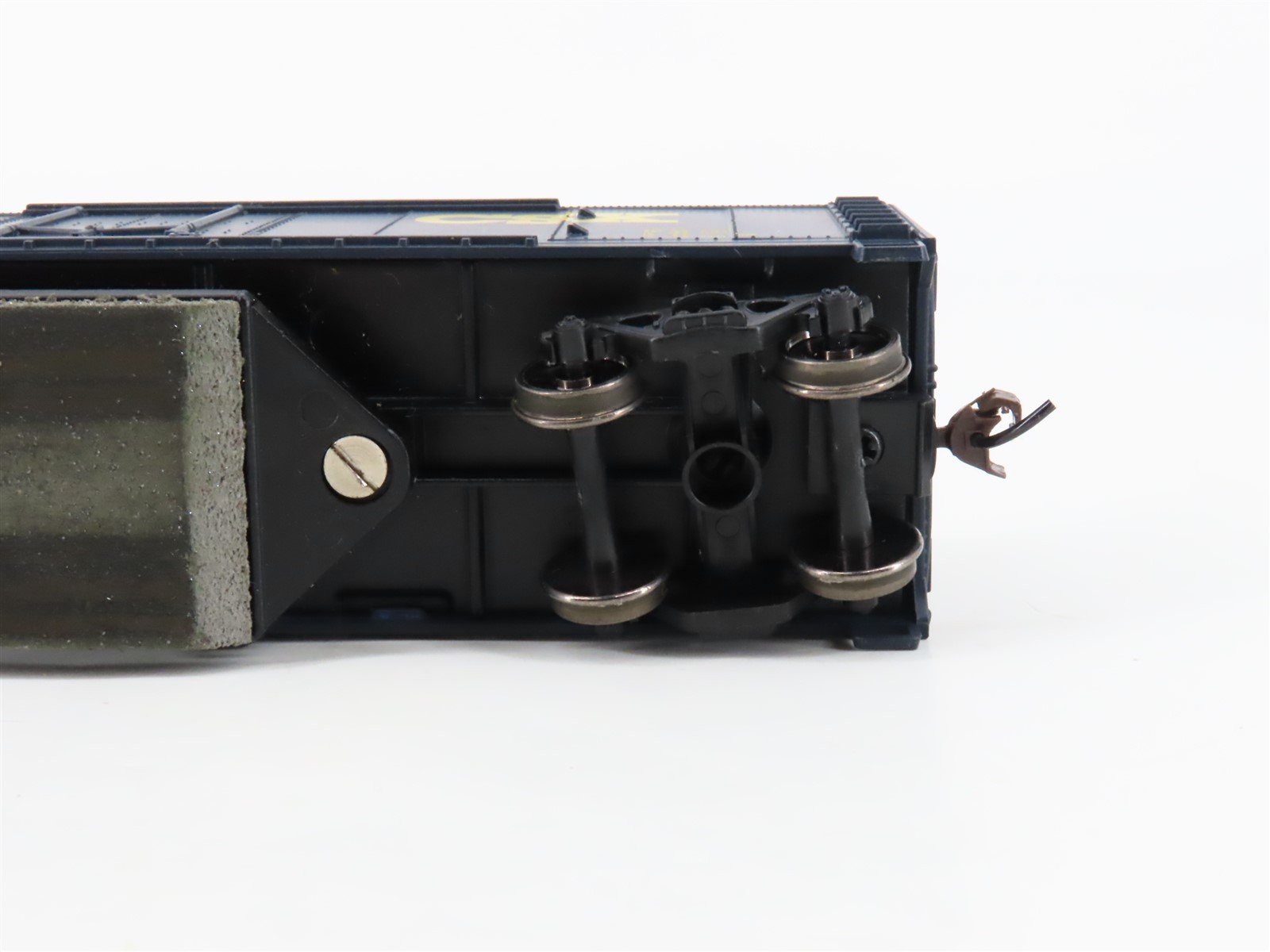 HO Scale Walthers Trainline 931-1754 CSXT Track Cleaning Box Car #135720