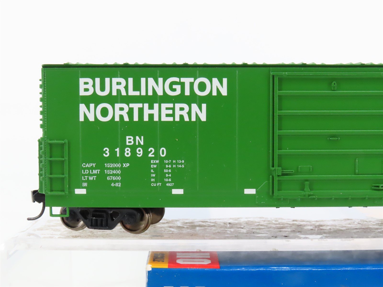 HO Scale Walthers Mainline 910-1926 BN Burlington Northern 50' Box Car #318920