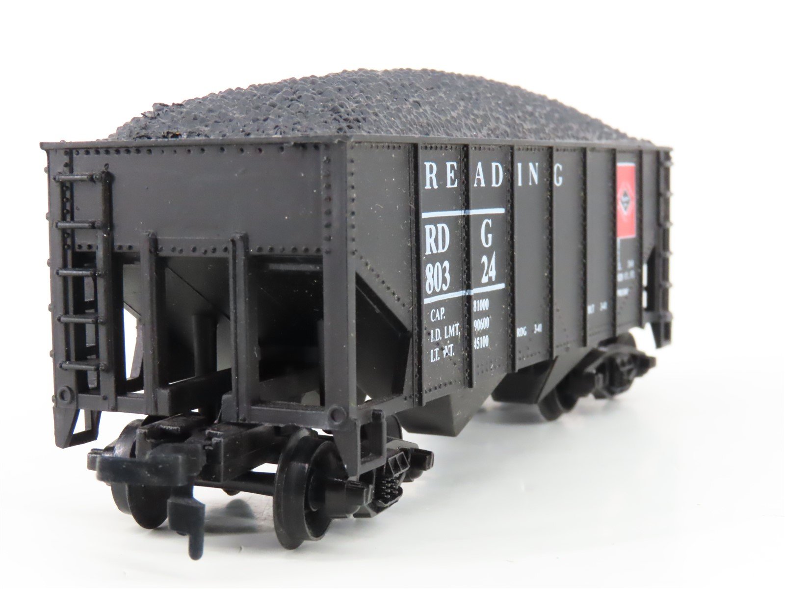 HO Scale IHC 2556 RDG Reading Lines 2-Bay Open Hopper #80324 w/ Load