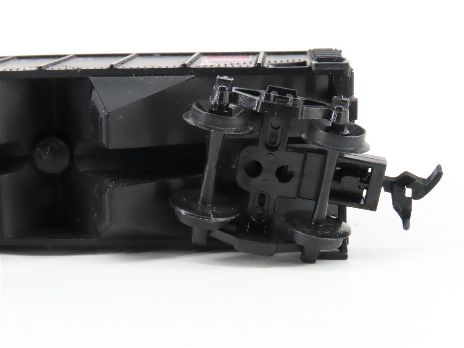 HO Scale IHC 2556 RDG Reading Lines 2-Bay Open Hopper #80324 w/ Load