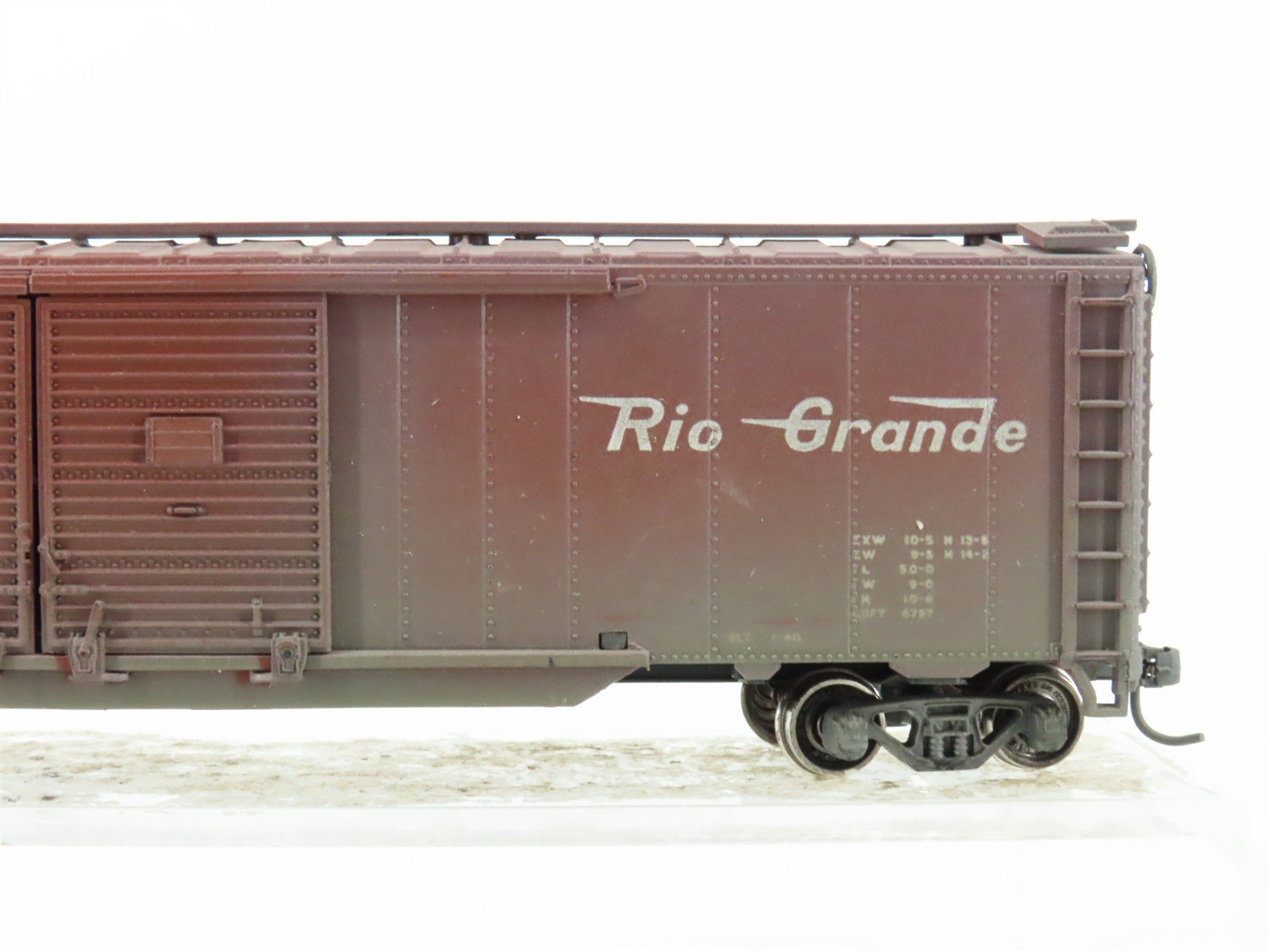 HO Scale Athearn DRGW Rio Grande 50' Boxcar #61720 Weathered