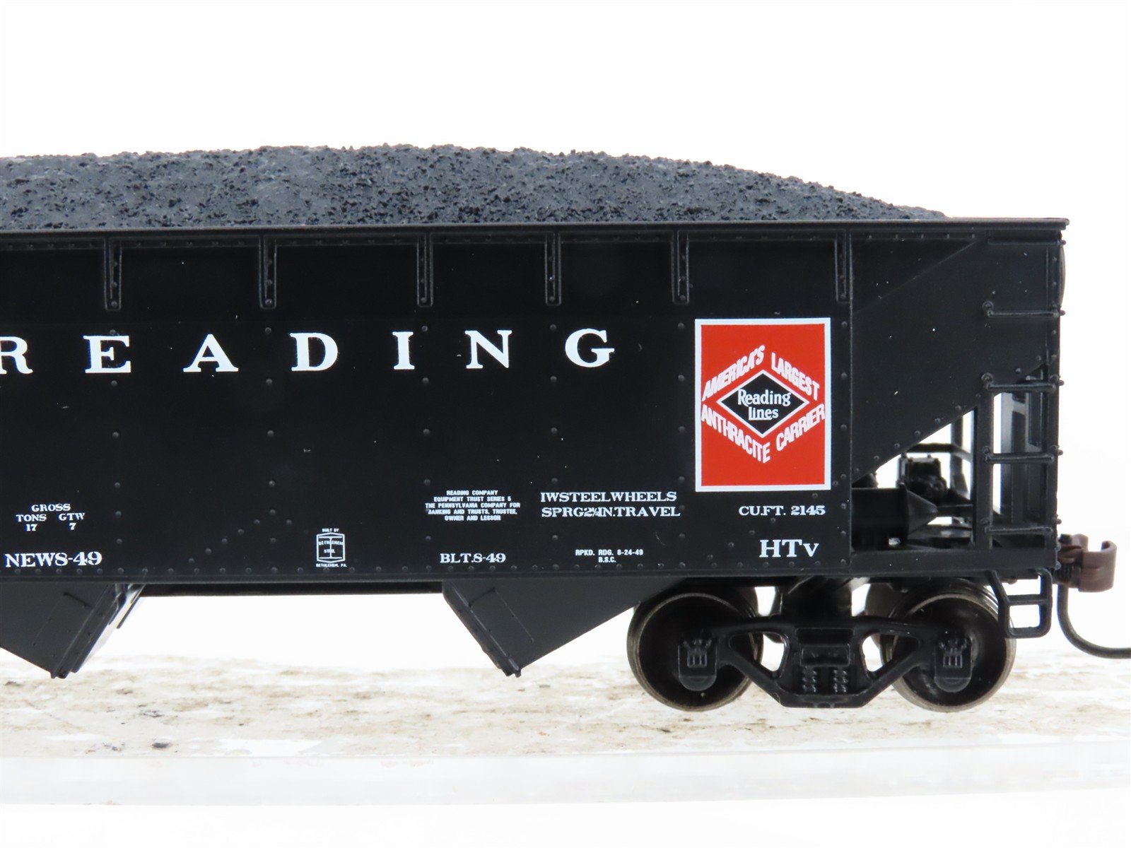 HO Scale RDG Reading 2-Bay Open Hopper #83329 w/Coal Load