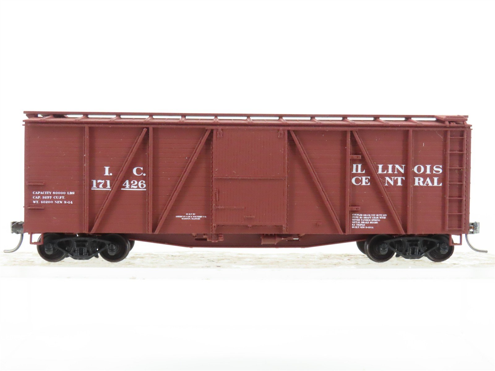 HO Scale Accurail 7009 IC Illinois Central 40' Wood Boxcar #171426