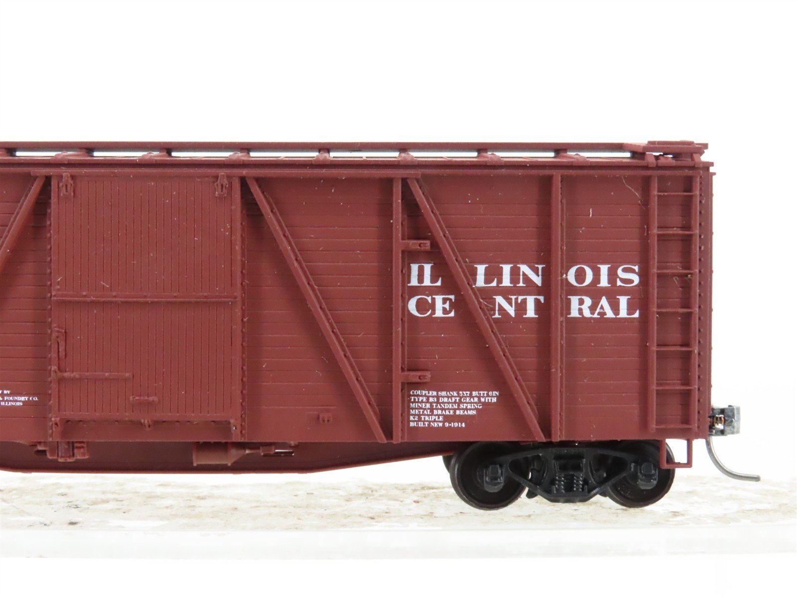 HO Scale Accurail 7009 IC Illinois Central 40' Wood Boxcar #171426