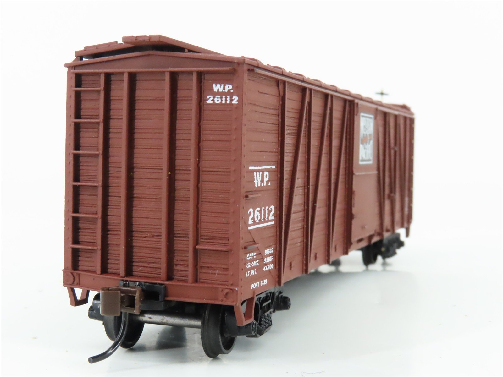 HO Scale Accurail 1583 WP Western Pacific 40' Wood Ends Boxcar #26112
