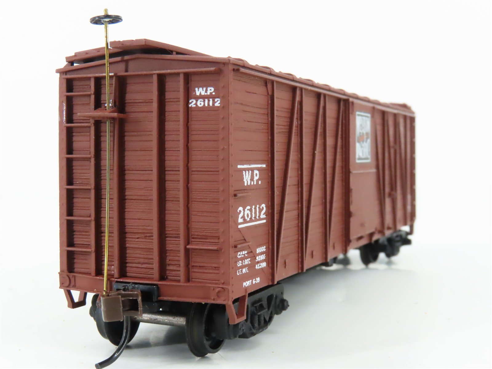 HO Scale Accurail 1583 WP Western Pacific 40' Wood Ends Boxcar #26112