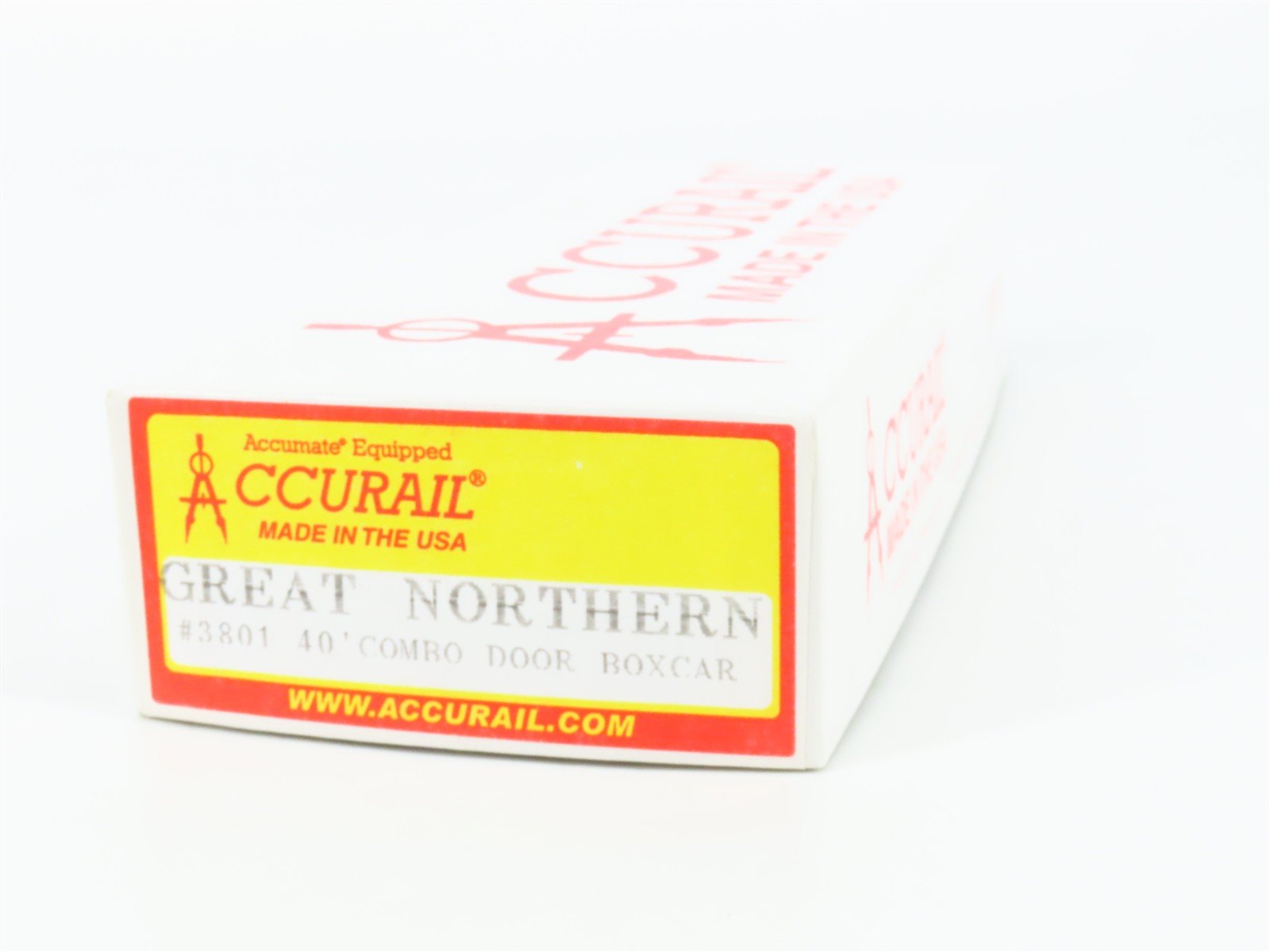 HO Scale Accurail 3801 GN Great Northern 40' Combo Boxcar #12564