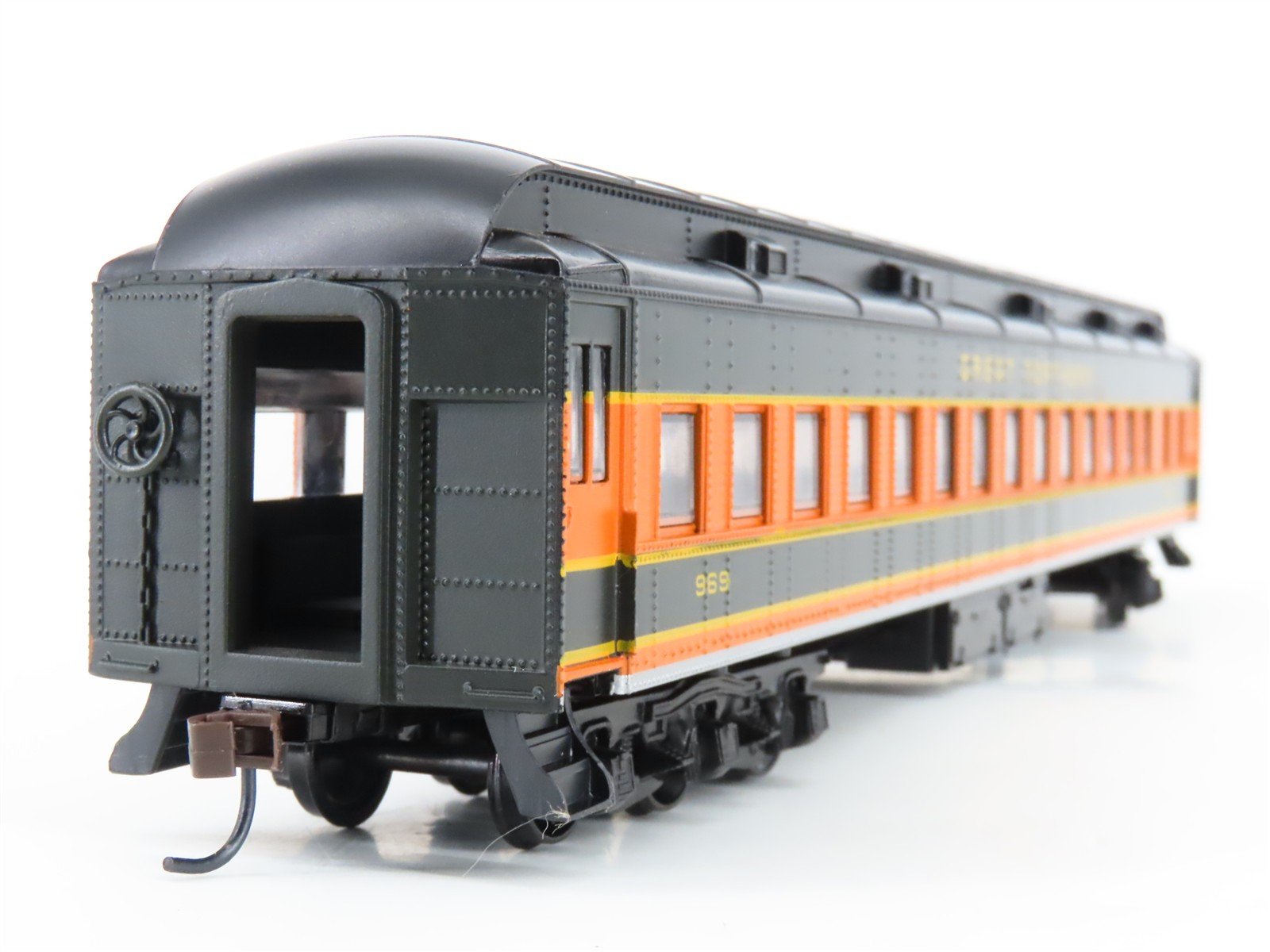 HO Scale Athearn RTR 7835 GN Great Northern Coach Passenger Car #969