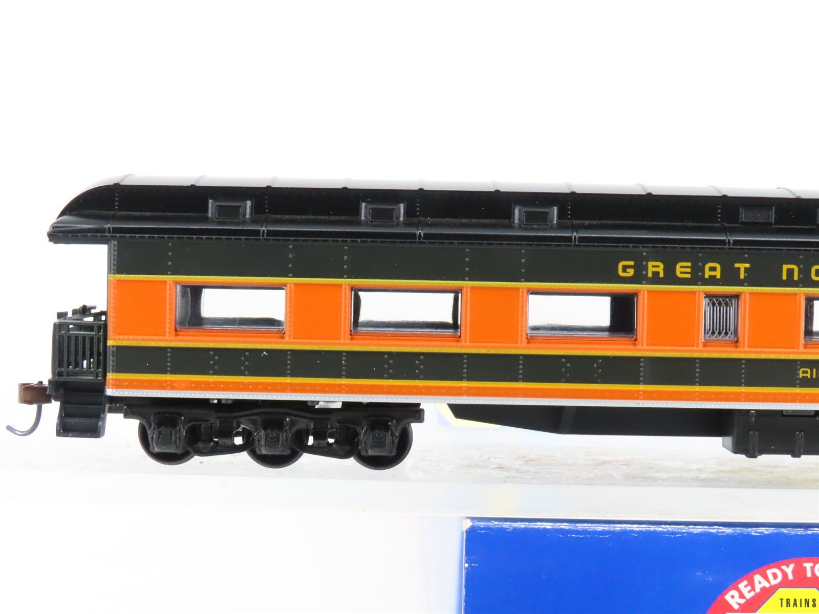 HO Scale Athearn RTR 7836 GN Great Northern Observation Passenger Car #A10
