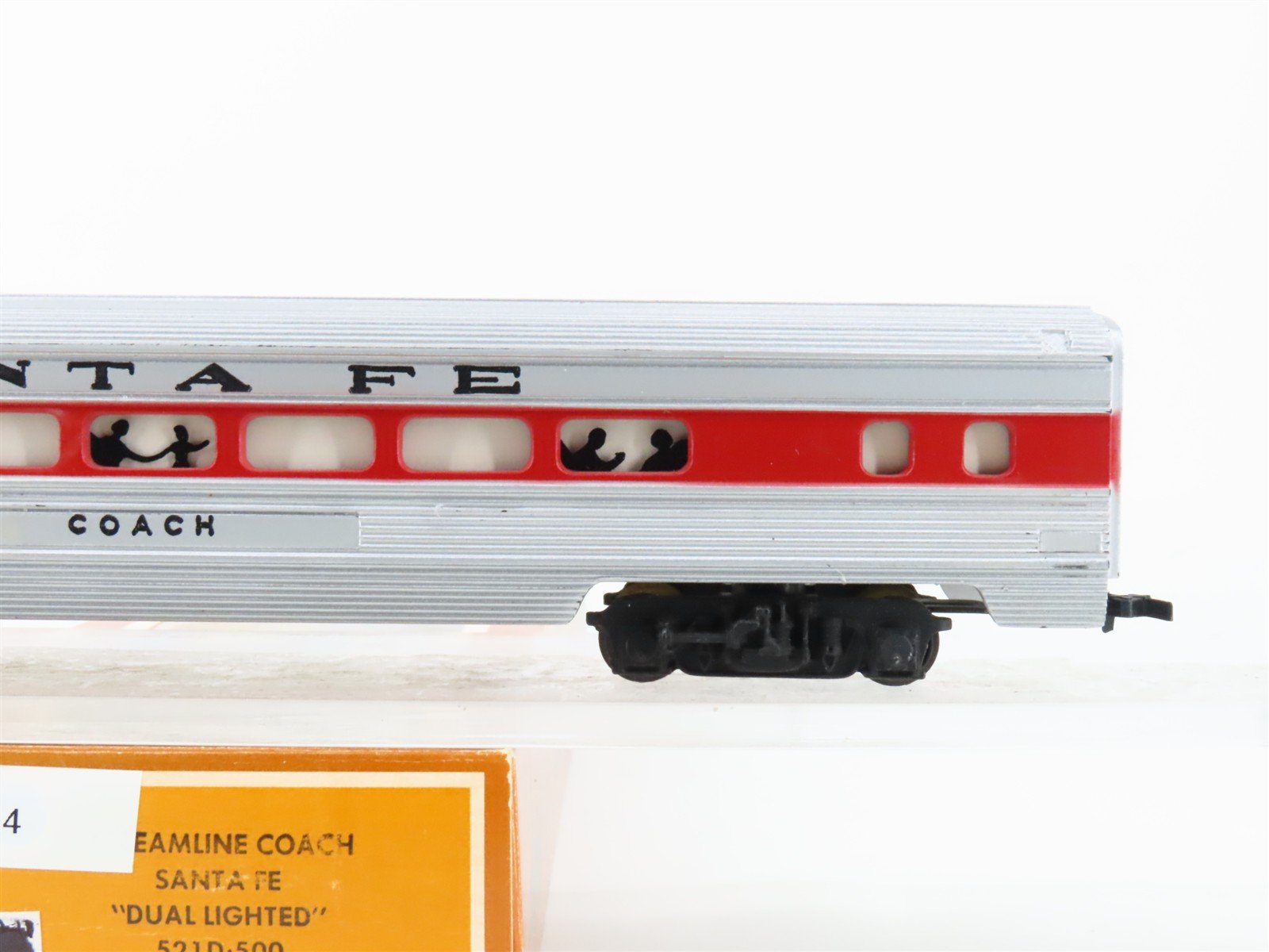 HO Scale Tyco 521D:500 ATSF Santa Fe Coach Passenger Car w/Lights