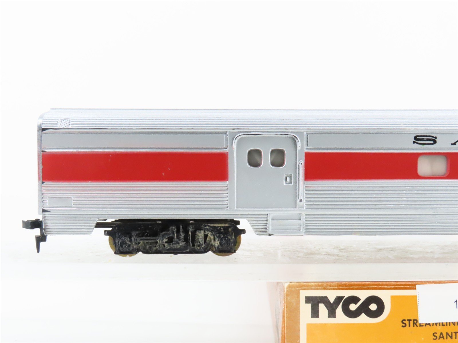 HO Scale Tyco 520D:500 ATSF Santa Fe Coach Passenger Car w/Lights