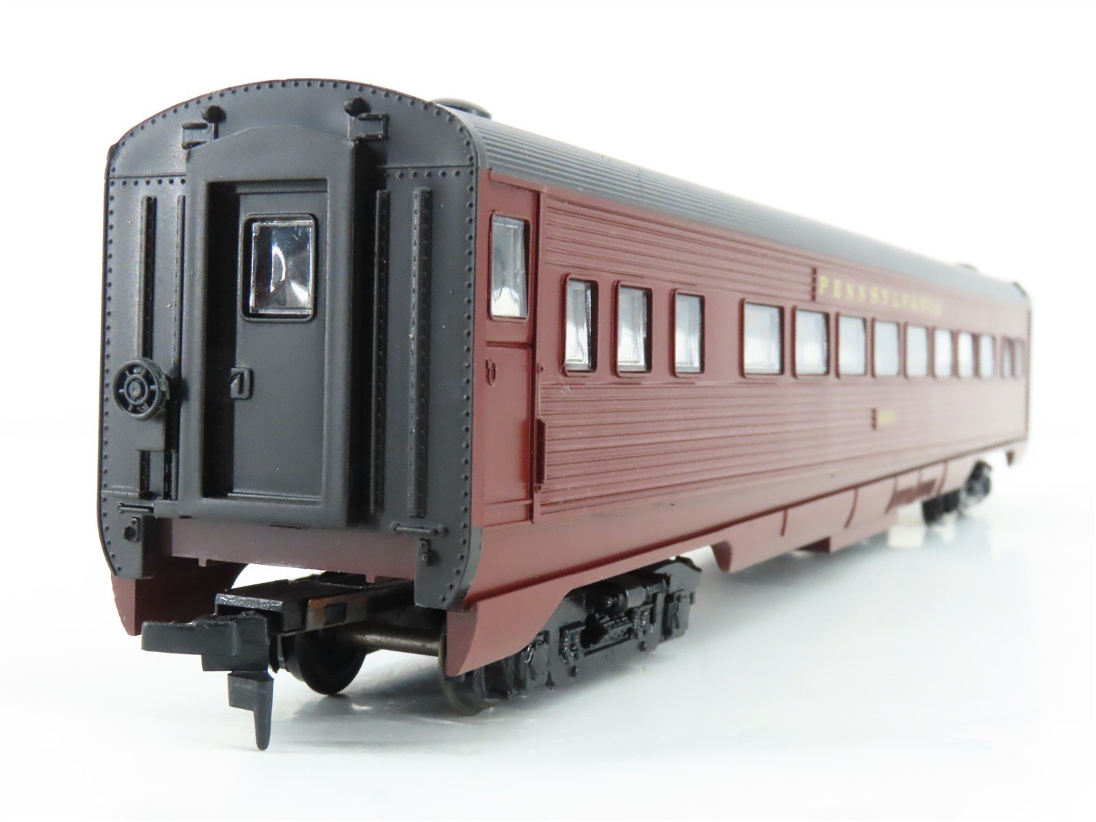 HO Scale Athearn 1812 PRR Pennsylvania Coach Passenger Car #4904