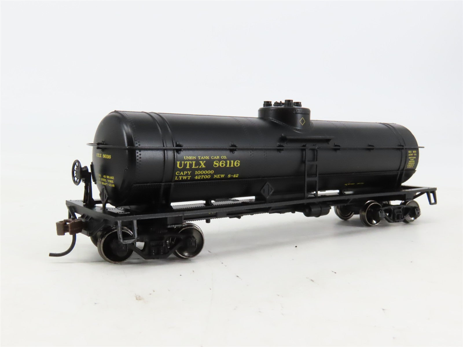 HO Scale Athearn 7312 UTLX Union Tank Car Co. Single Dome Tank Car 86116