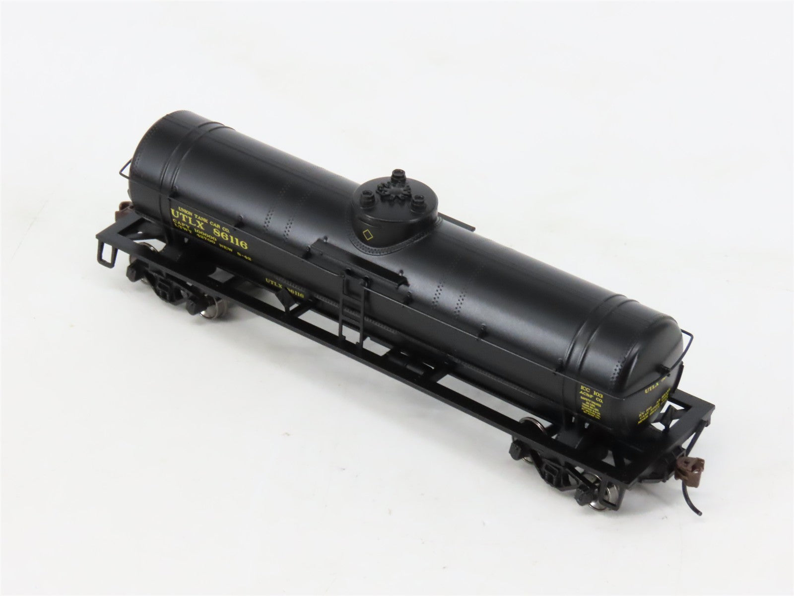 HO Scale Athearn 7312 UTLX Union Tank Car Co. Single Dome Tank Car 86116