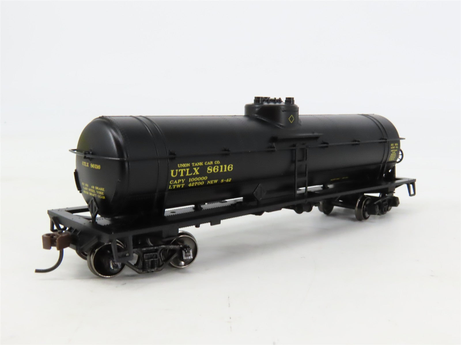 HO Scale Athearn 7312 UTLX Union Tank Car Co. Single Dome Tank Car 86116