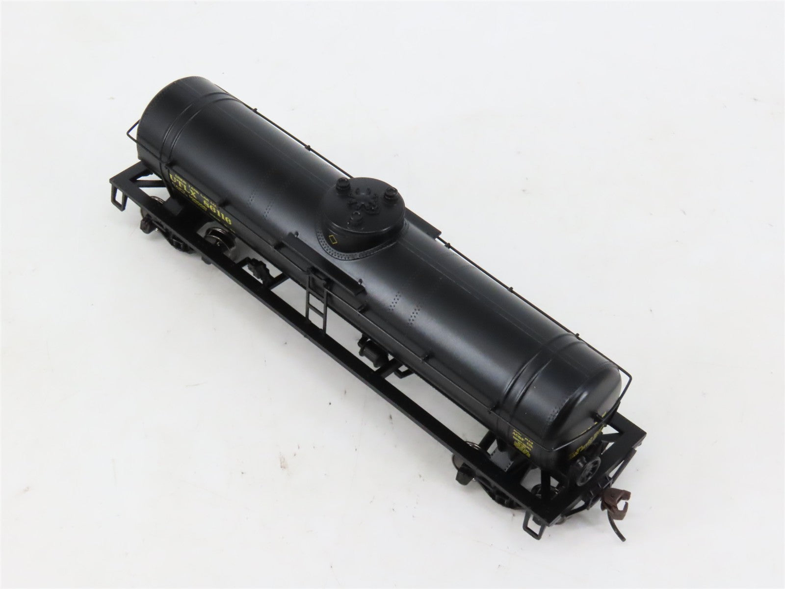 HO Scale Athearn 7312 UTLX Union Tank Car Co. Single Dome Tank Car 86116