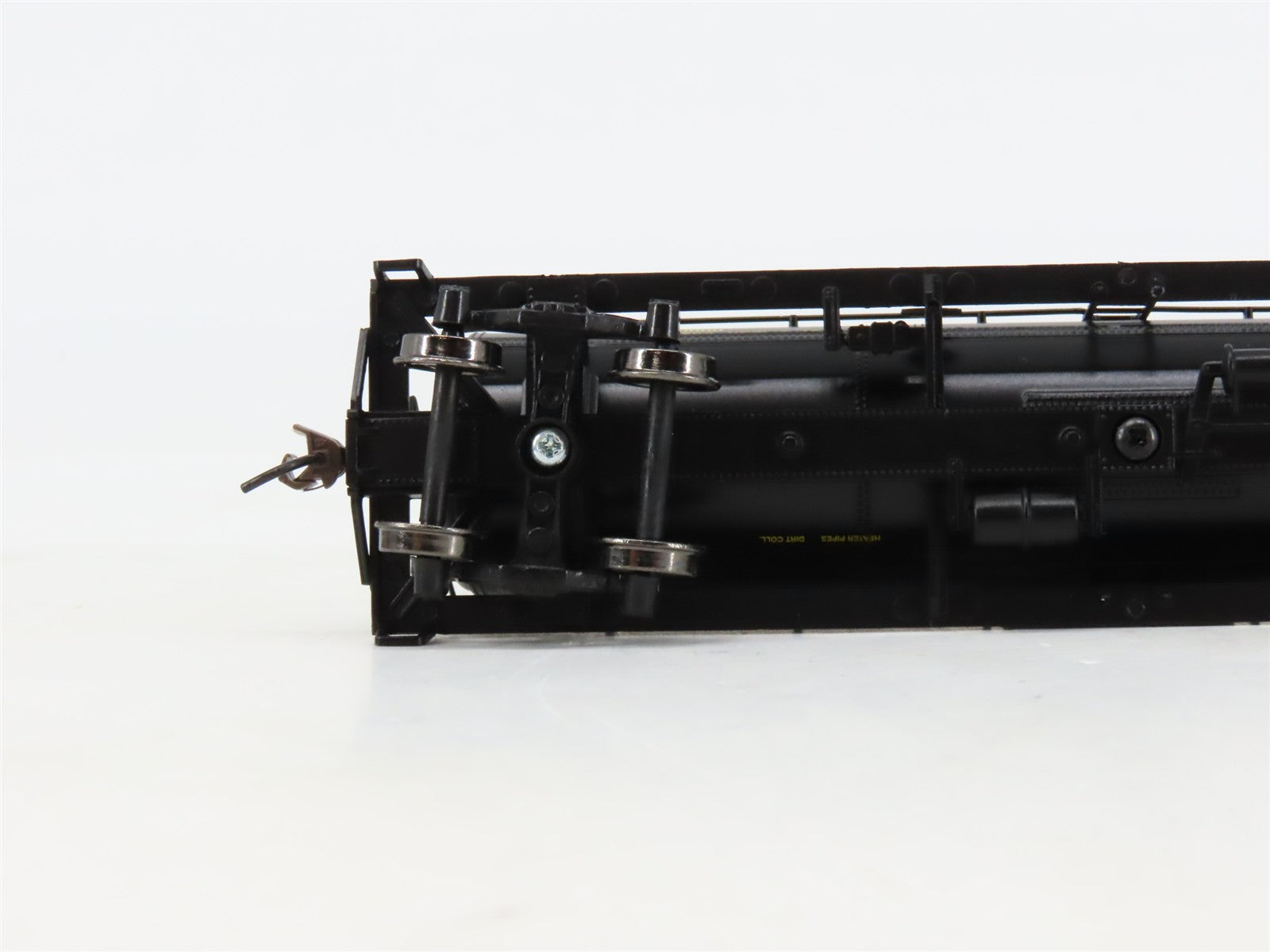 HO Scale Athearn 7312 UTLX Union Tank Car Co. Single Dome Tank Car 86116