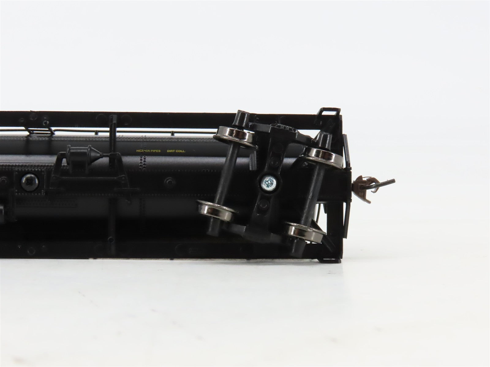 HO Scale Athearn 7312 UTLX Union Tank Car Co. Single Dome Tank Car 86116