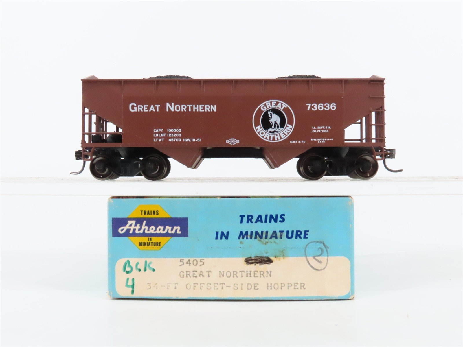 HO Scale Athearn 5405 GN Great Northern 34' 2-Bay Open Hopper #73636 wLoad