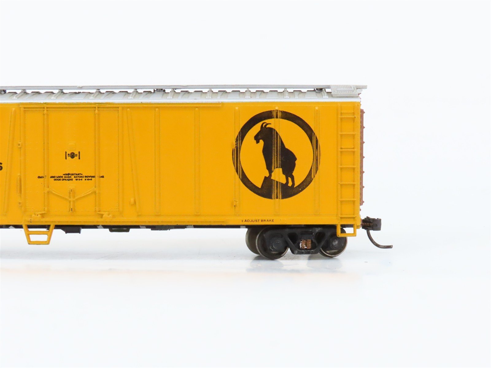 HO Scale Athearn WFCX Great Northern 50' Plug Door Boxcar #8813