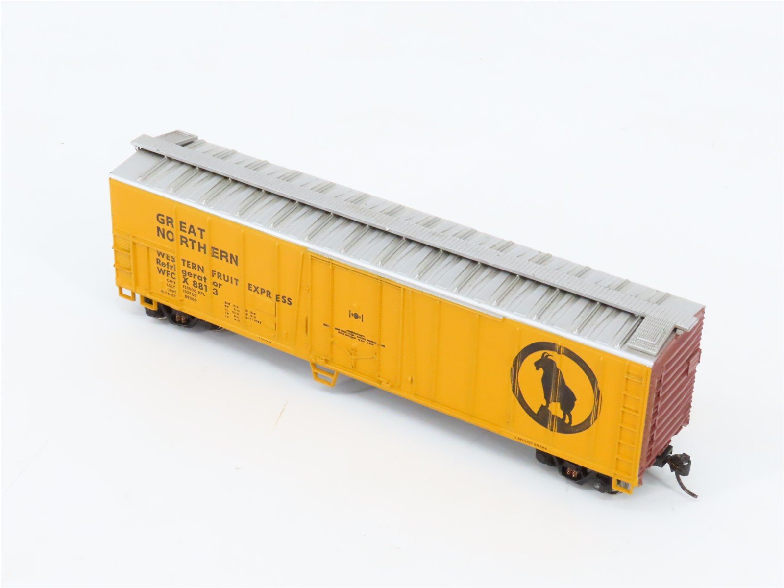 HO Scale Athearn WFCX Great Northern 50' Plug Door Boxcar #8813
