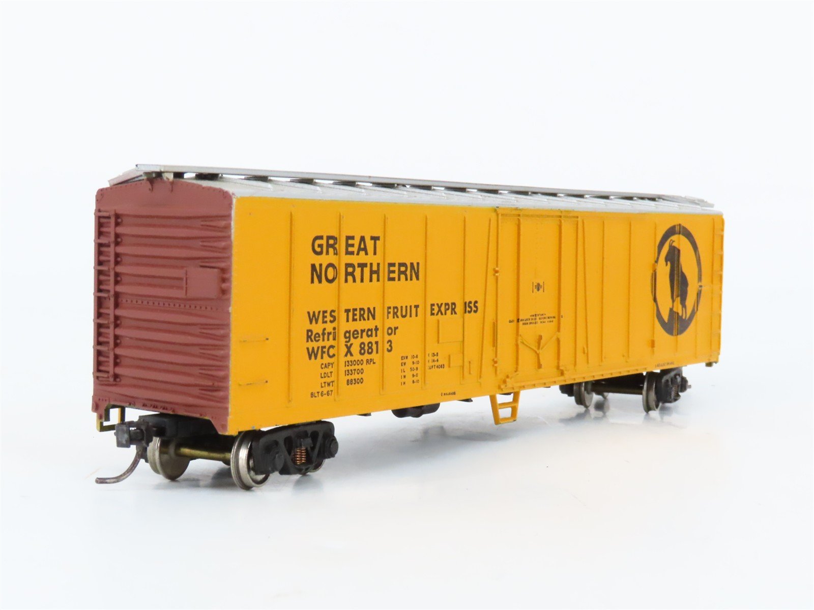 HO Scale Athearn WFCX Great Northern 50' Plug Door Boxcar #8813
