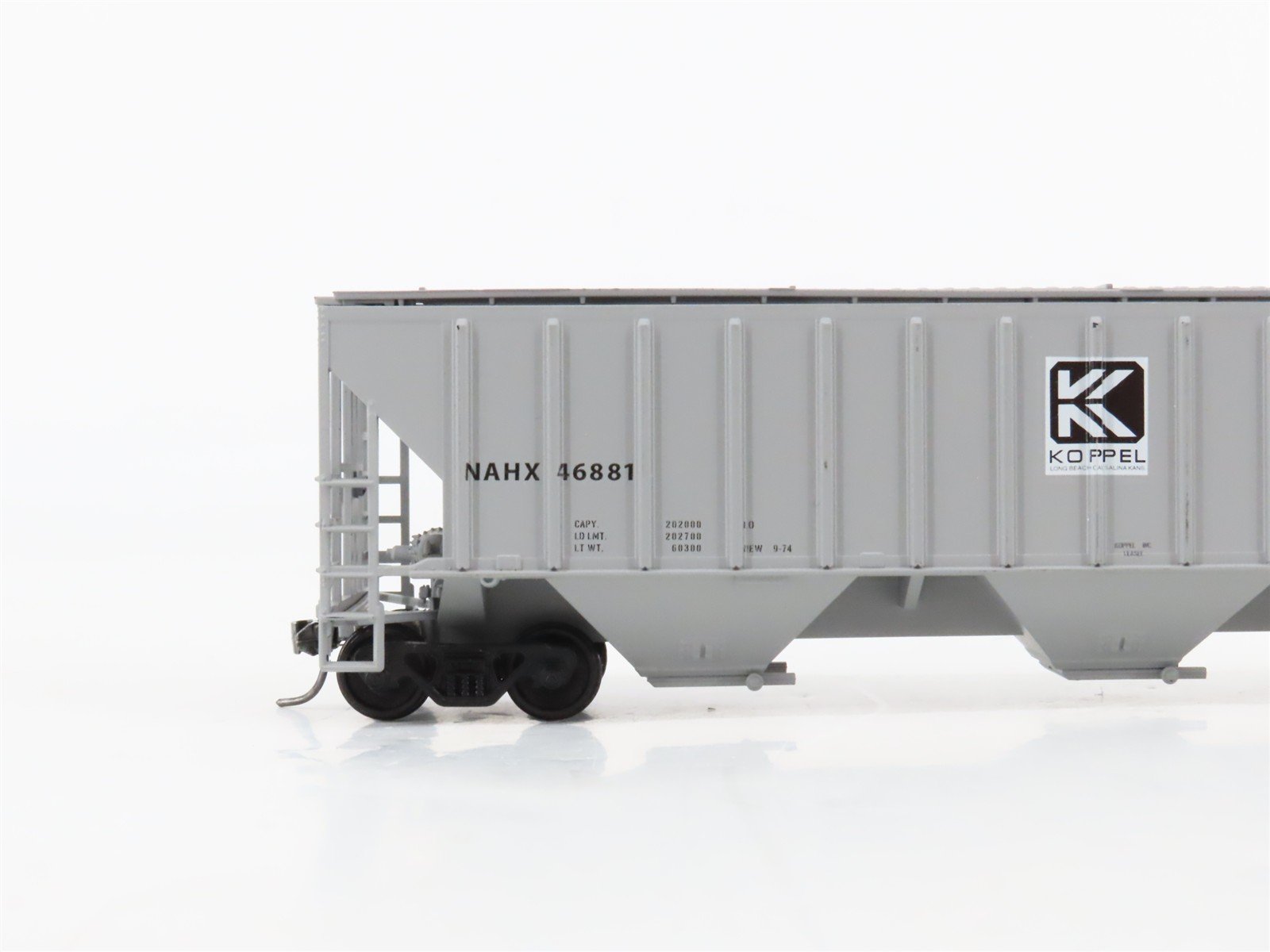 HO Scale Athearn 6139 NAHX Koppel 54' PS 54' 3-Bay Covered Hopper #46881