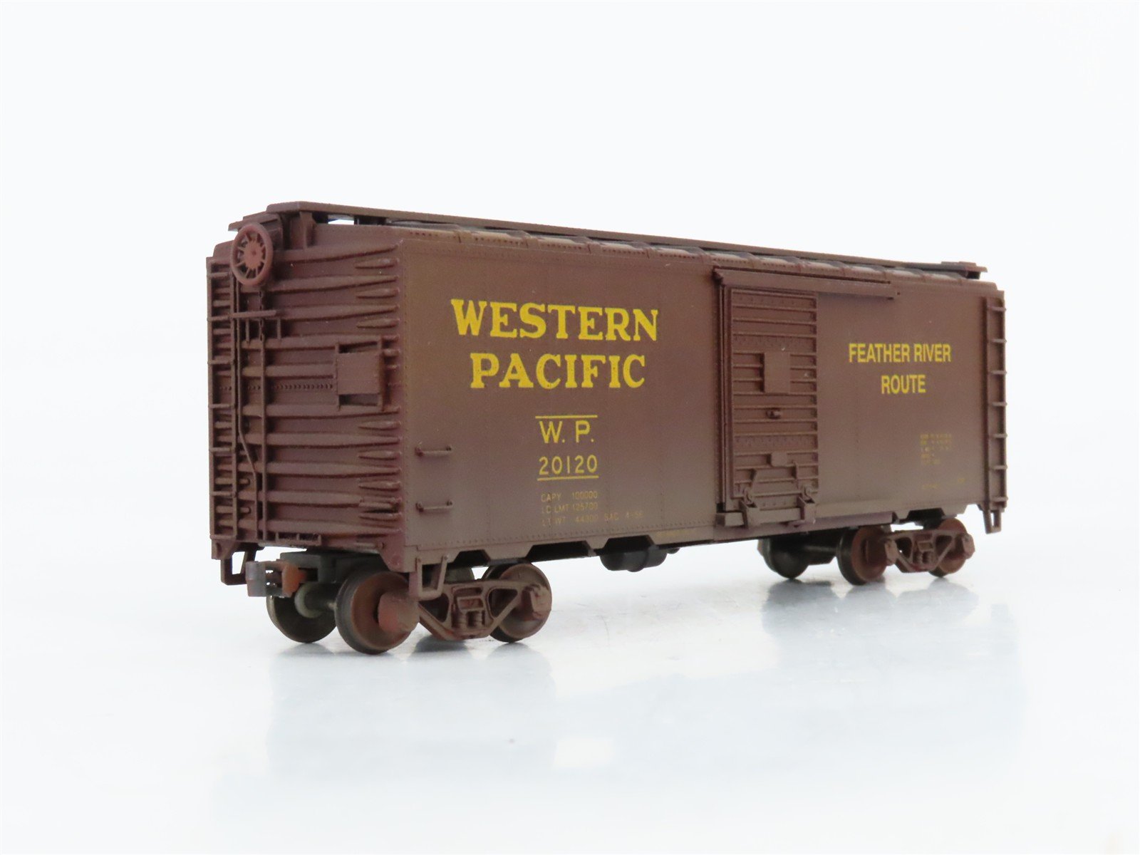 HO Scale Athearn/Bev-Bel 1484-1 WP Western Pacific 40' Boxcar #20120 Weathered