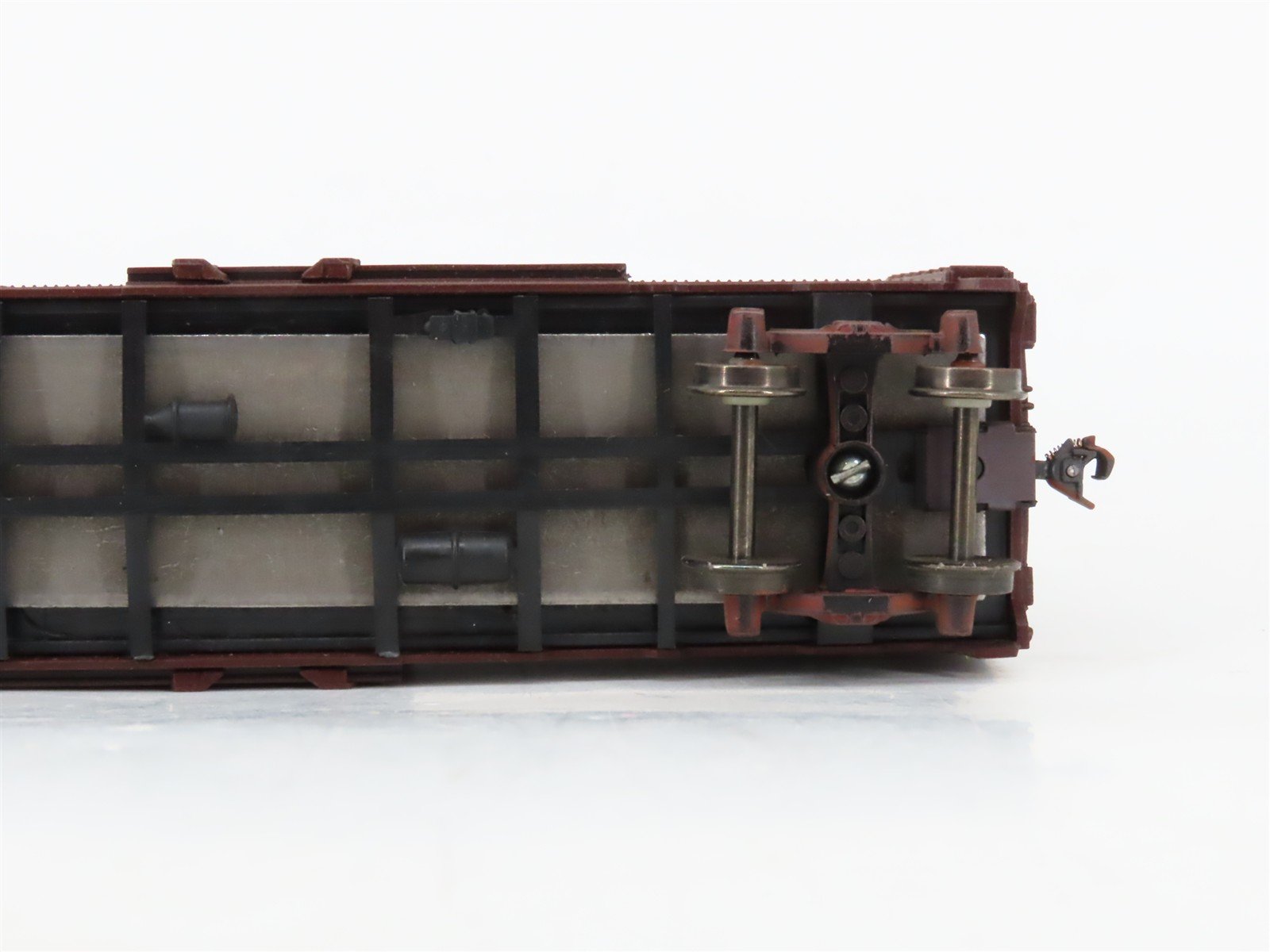 HO Scale Athearn/Bev-Bel 1484-1 WP Western Pacific 40' Boxcar #20120 Weathered