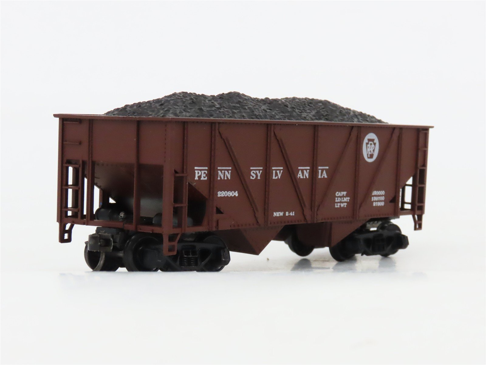 HO Scale Athearn PRR Pennsylvania 2-Bay Hopper #220804 w/Coal Load