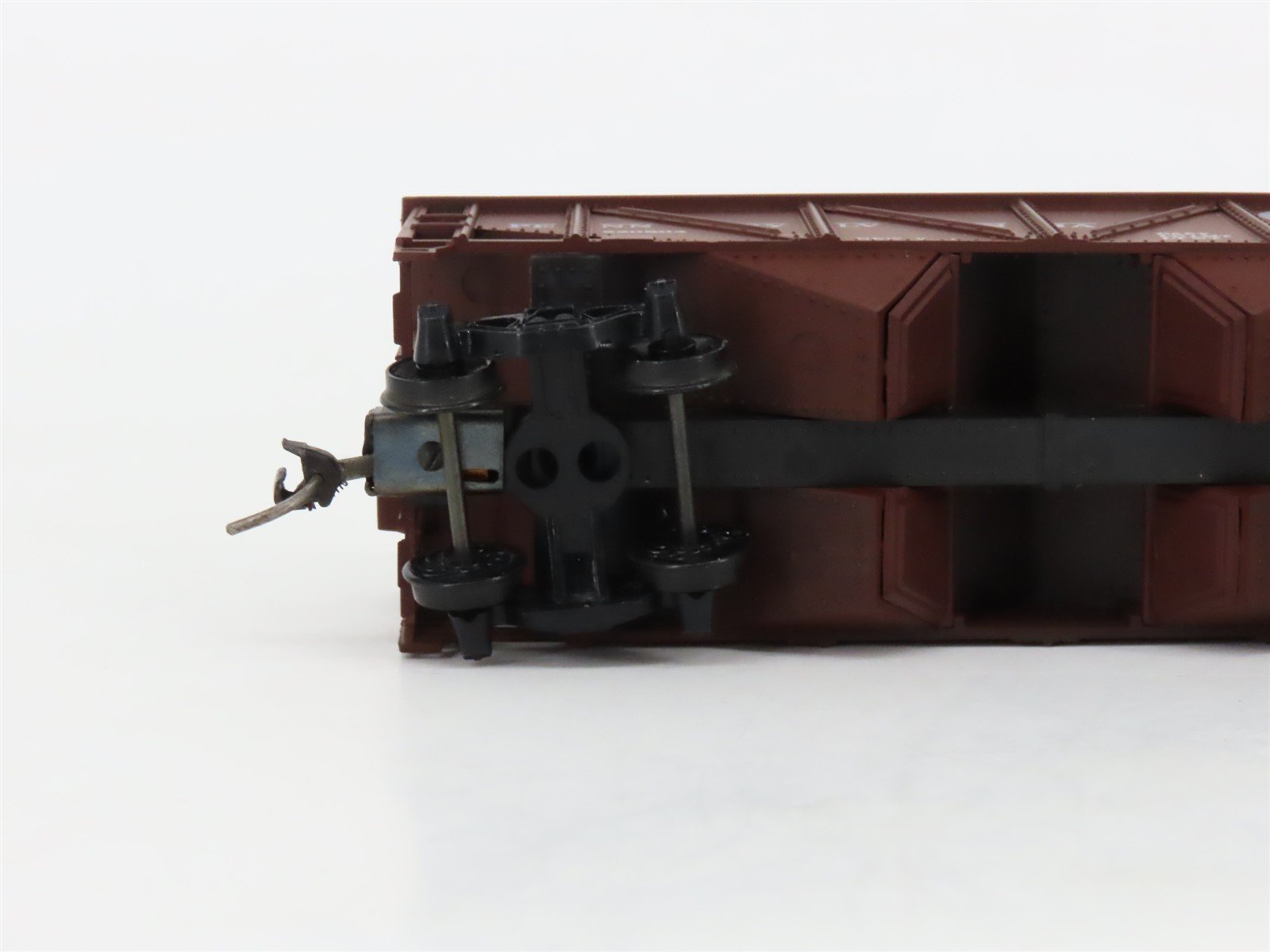HO Scale Athearn PRR Pennsylvania 2-Bay Hopper #220804 w/Coal Load