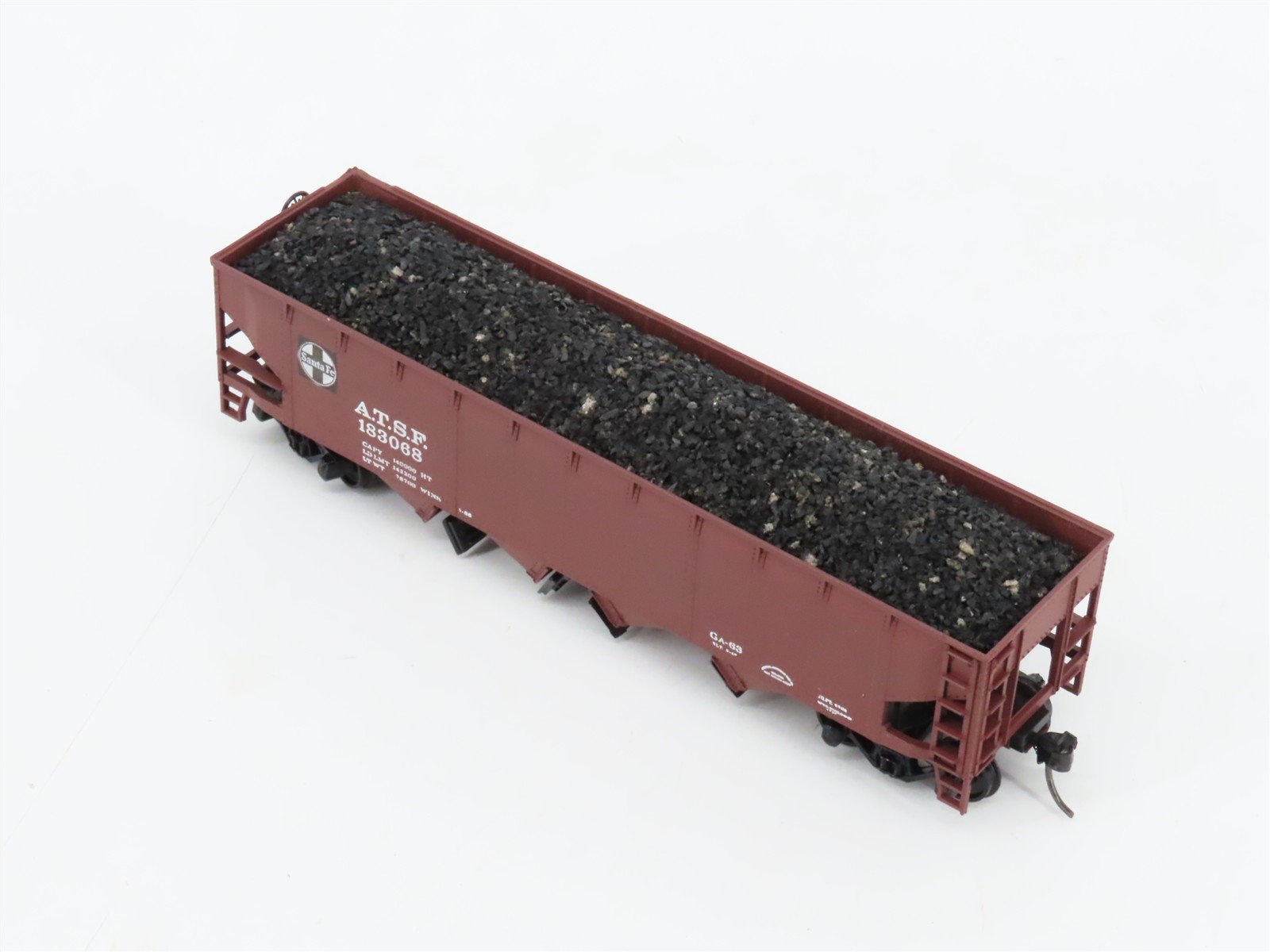 HO Scale Athearn 1758 ATSF Santa Fe 4-Bay Open Hopper #183068 w/Coal Load