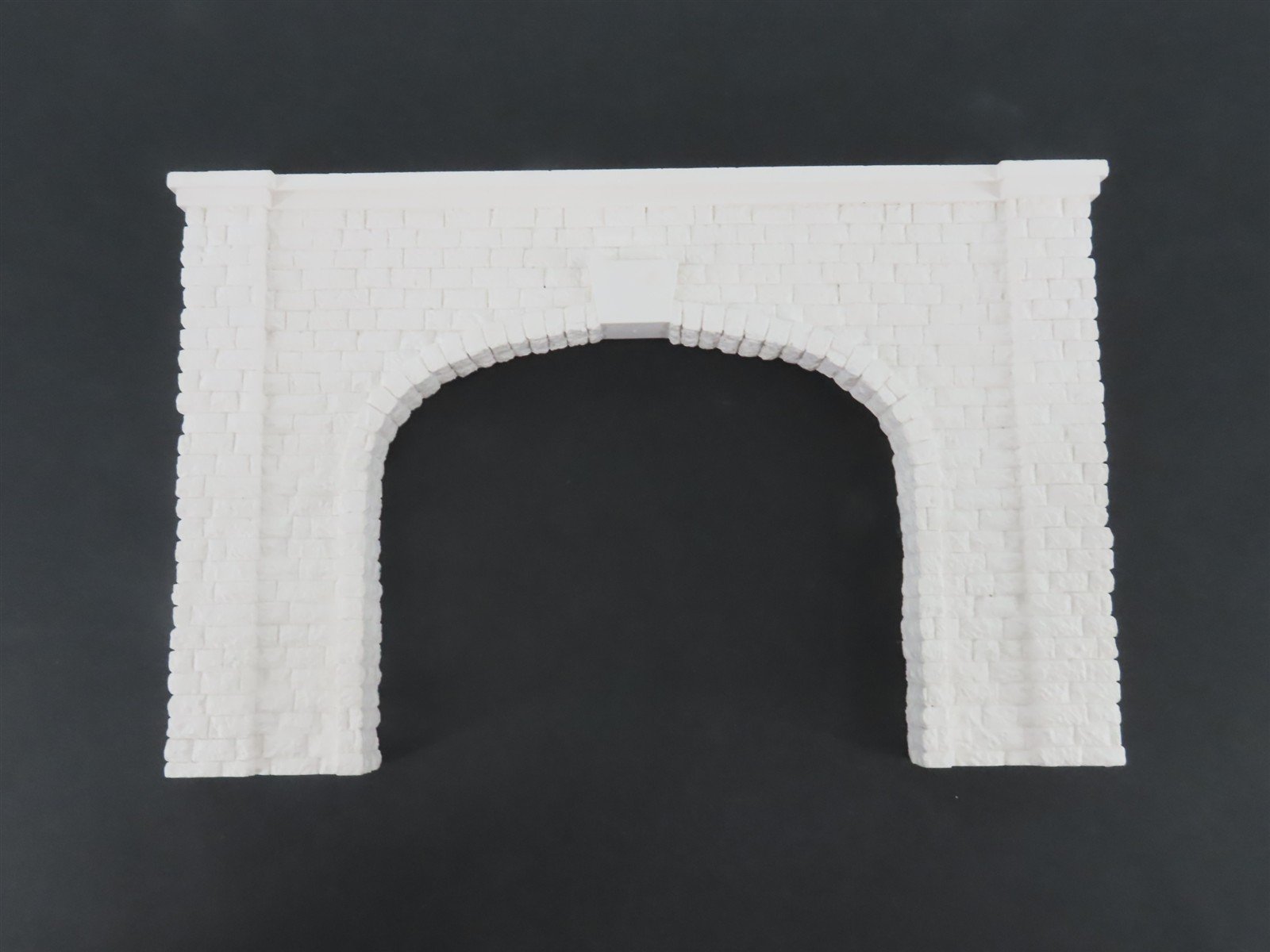 HO Scale Woodland Scenics C1257 Cut Stone Double Track Tunnel Portal