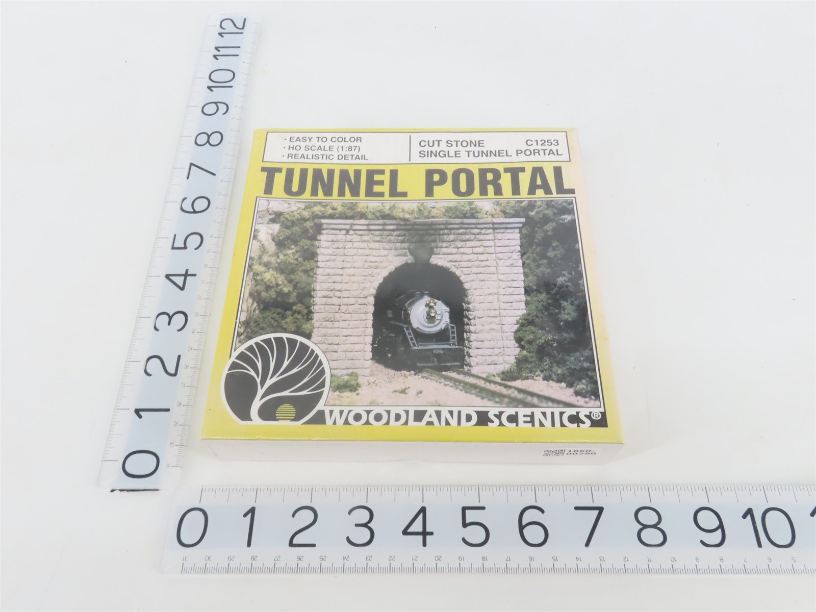 HO Scale Woodland Scenics C1253 Cut Stone Single Track Tunnel Portal SEALED