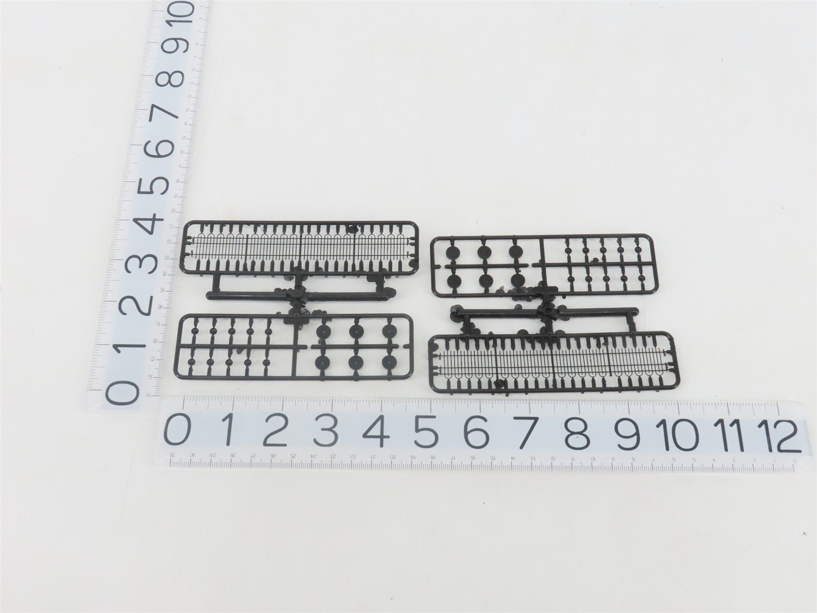 HO Scale Atlas 774 Hairpin Fence Pack