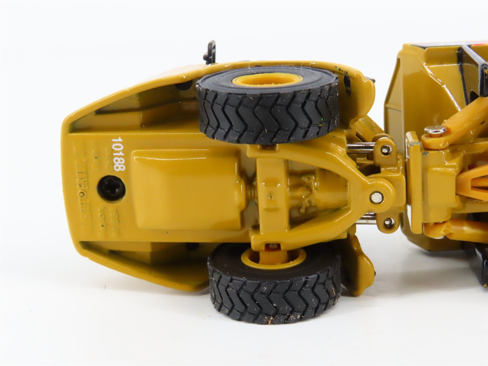 HO Scale Norscot 55130 Die-Cast CAT 730 Articulated Truck