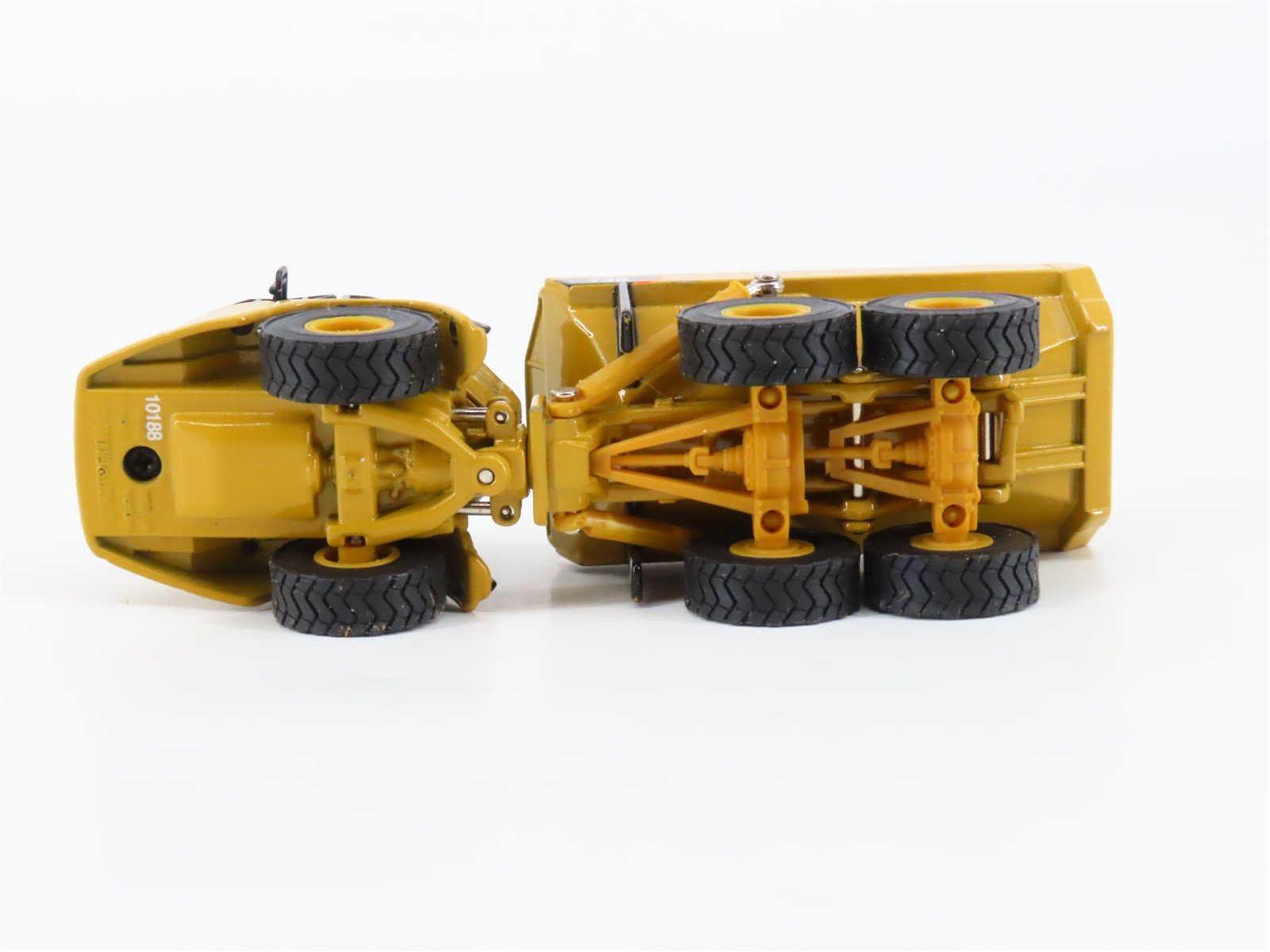 HO Scale Norscot 55130 Die-Cast CAT 730 Articulated Truck