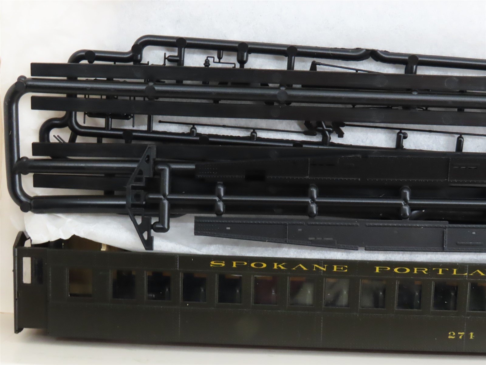 HO Scale Branchline 5123 SP&S Railway 80' Coach Passenger Car #274 Kit