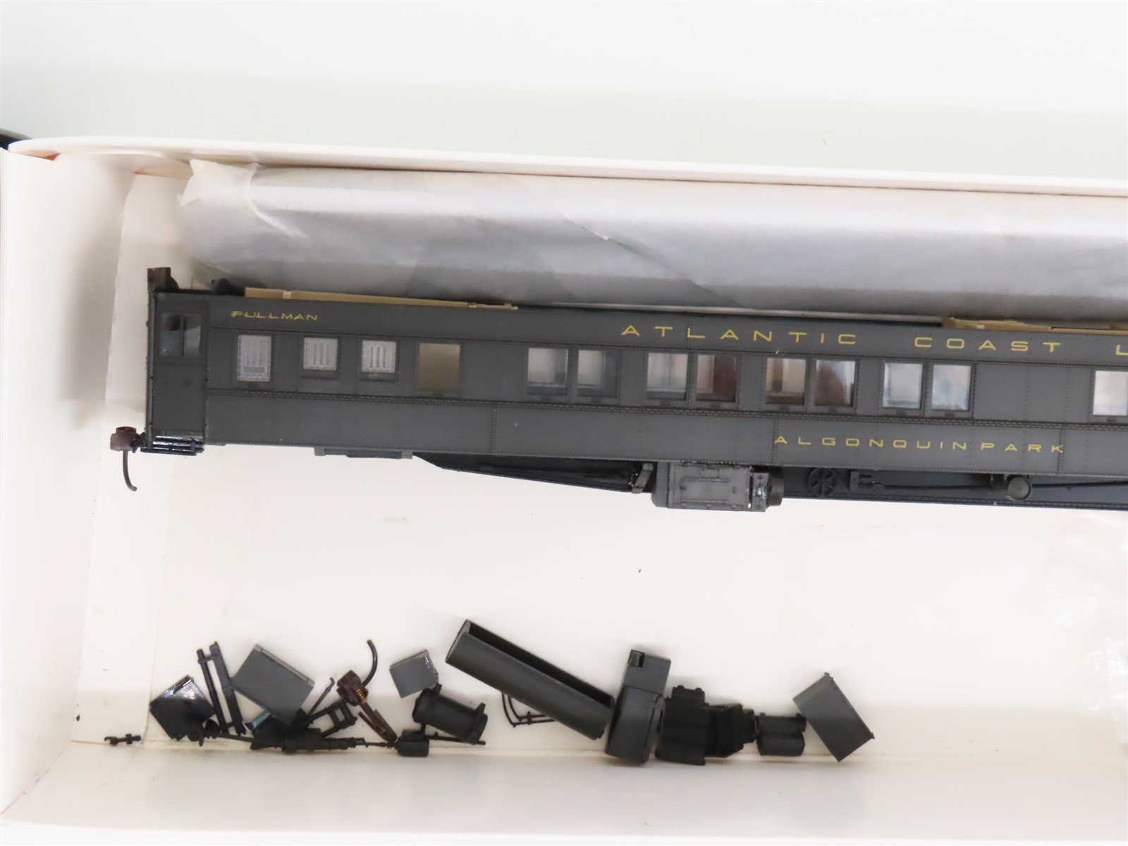 HO Scale Branchline 5011 ACL Railway Sleeper Passenger Car PARTIALLY ASSEMBLED