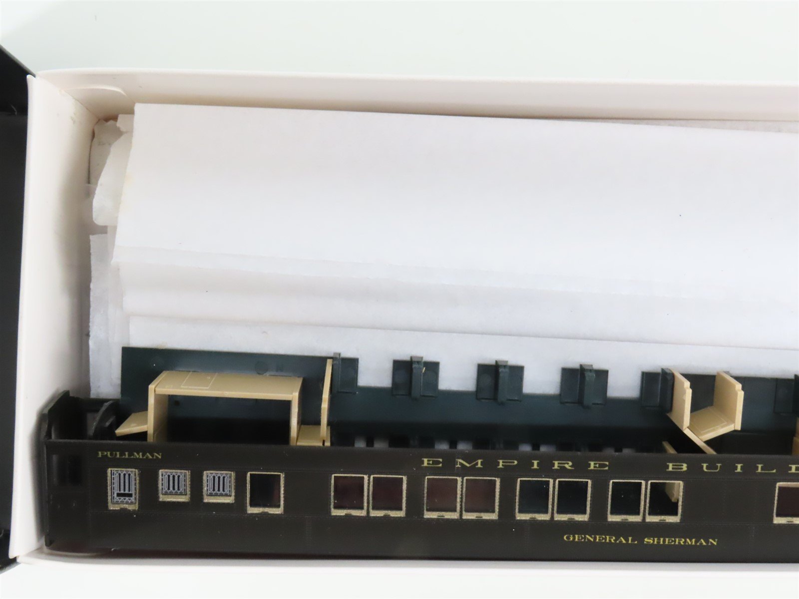 HO Scale Branchline 5006 GN Railway Sleeper Passenger Car 